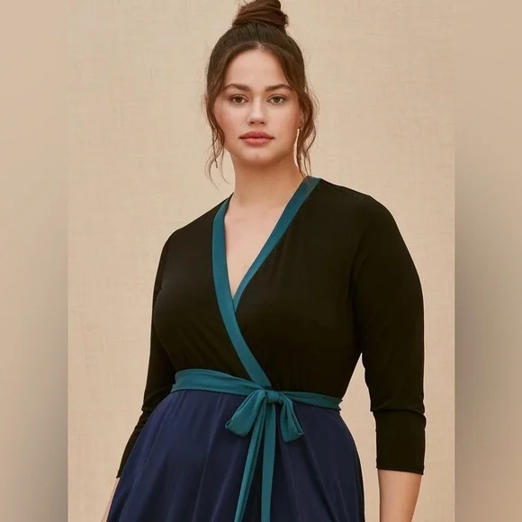 Torrid Navy Color Block Studio Knit Surplice Above Knee Wrap Dress Size US 1X - Picture 9 of 10